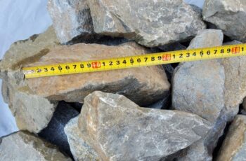 Kamenivo andezit šedo-hnědý