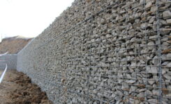 Gabionová zeď - Světice u Říčan