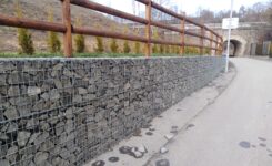 Gabionová zeď - silnice Stráž na Nisou