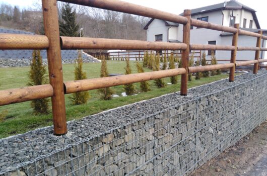 Gabionové ploty ze skládáného kamene
