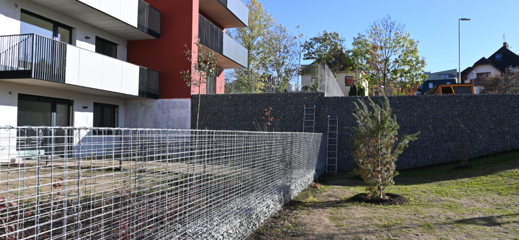 Gabionové ploty, zdi a obklady – moderní a odolné řešení pro zahradu a fasádu | GabionyHappy.cz