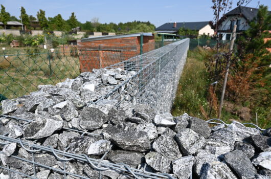 Gabionový plot a treláž